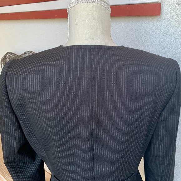 Tahari Black Light Gray Pinstripe Jacket Blazer Size 8 PETITE - Picture 6 of 13